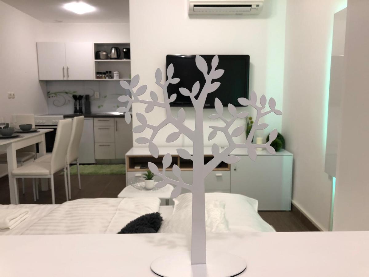 Apartmán Modern Center Studio Under The Castle II Free Parking Lublaň Exteriér fotografie